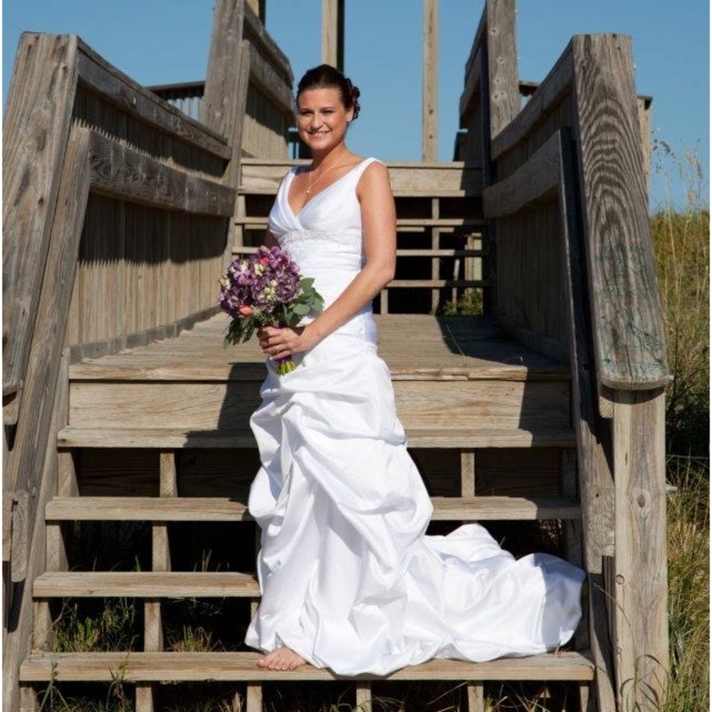 White Ruched Wedding Dress - Size 10